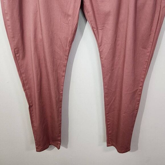 Kurvy Kreamy Pink Skinny Pants NWT Size 22 Plus Size Pink Pants - Picture 3 of 9